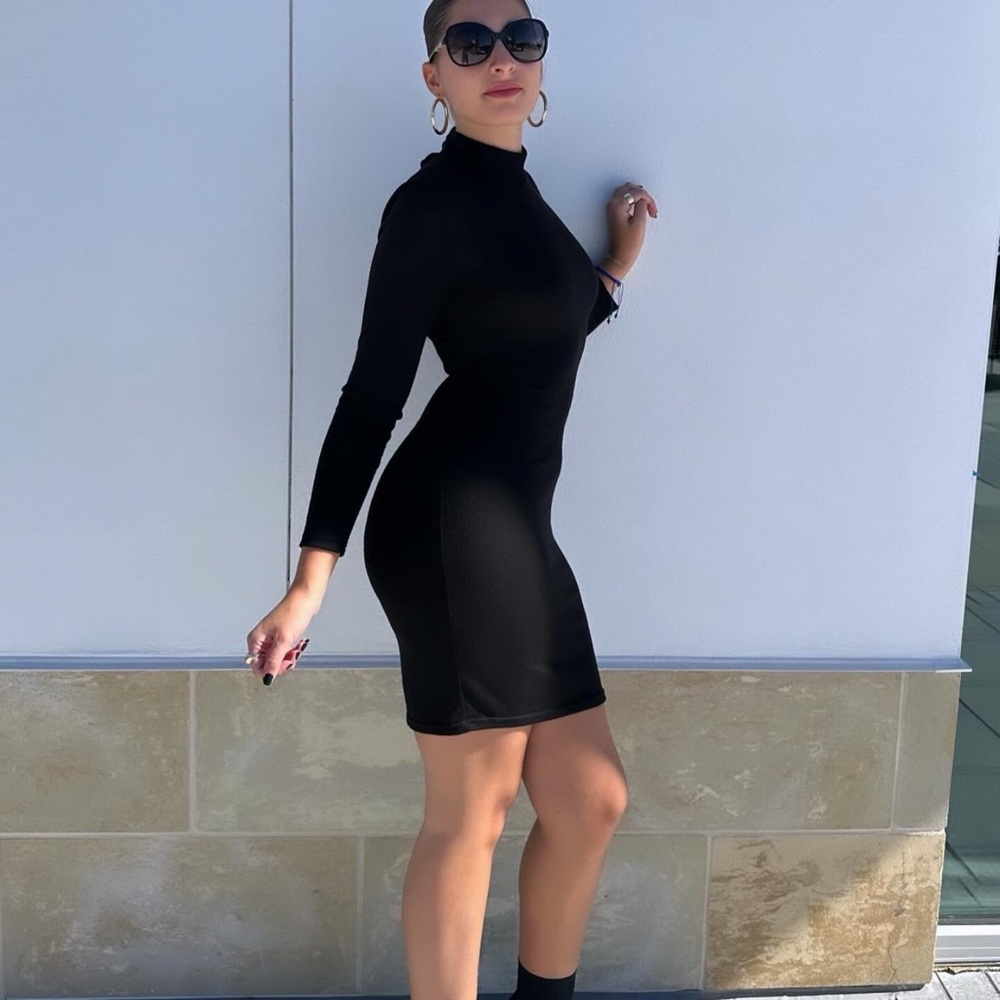 Black Effortlessly Sexy  Tie up Bodycon Dress!! - Picture 3 of 7